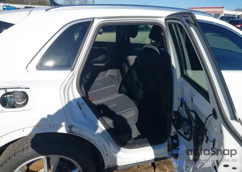 2021 Audi Q3 Premium 45 Tfsi S Line Quattro Tiptronic z USA, uszkodzony, nr VIN WA1DECF35M1032815